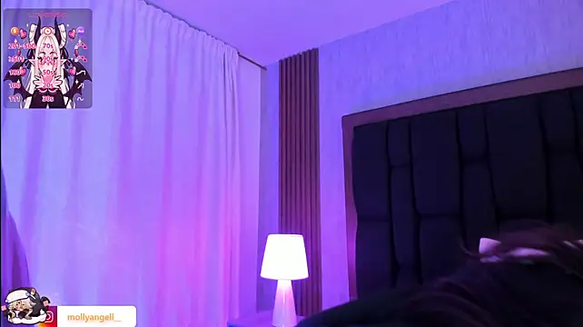 צ'אט XXX בשידור חי של Molly_A