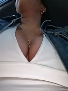 Chatroom XXX en direct de Luianna