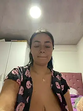 Chatroom XXX en direct de JulietaRiios