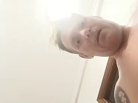 AmybabenThomasn Webbikameraesitys