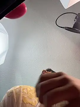 ELAHIA_1 Chat XXX in diretta