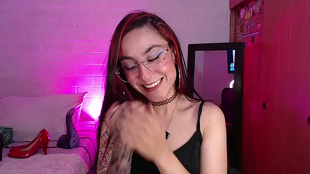 Amy66 Adlı Modelin Canlı XXX Sohbeti