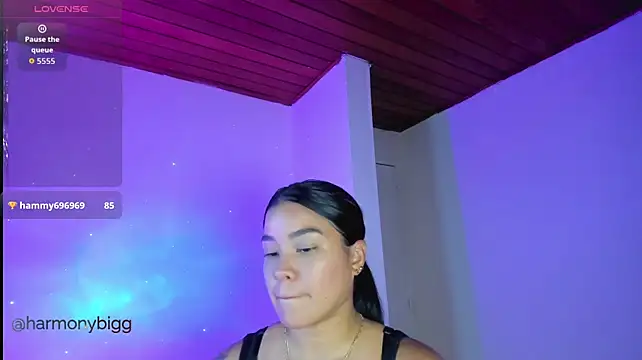 Chat XXX en directo de harmony_bigbreasts