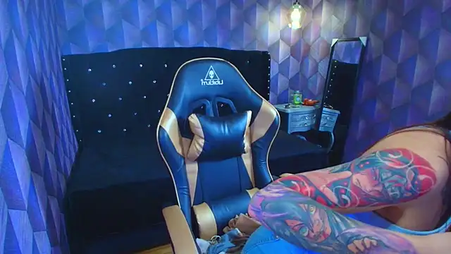 XXX chat uživo modela LiaHarryis