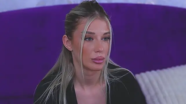 Онлайн чат XXX EllinaNuria