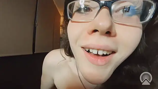 RachelSav élő XXX-chatje