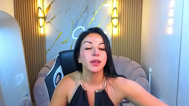 XXX chat uživo modela Luuna_b
