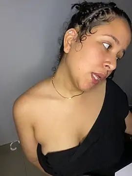 DaphneSky Adlı Modelin Canlı XXX Sohbeti