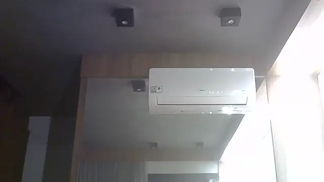 Chat XXX ao vivo de SkinnyKitten
