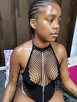 Littlebunny33's Live XXX Chat