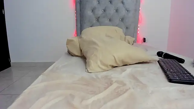 Chat +18 de SHARONBLAKE2 ao vivo