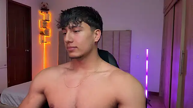 Chatroom XXX en direct de CHRIS_MORGAN1