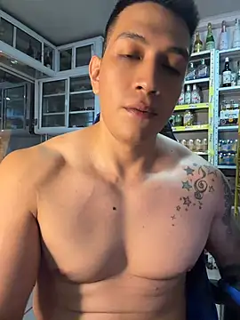 OliverWest04 Chat XXX in diretta