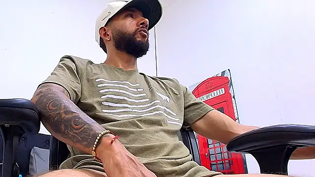 XXX chat uživo modela LukasScott_
