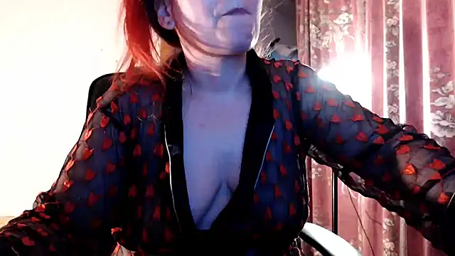 NymphoQueenn 即時 XXX 聊天