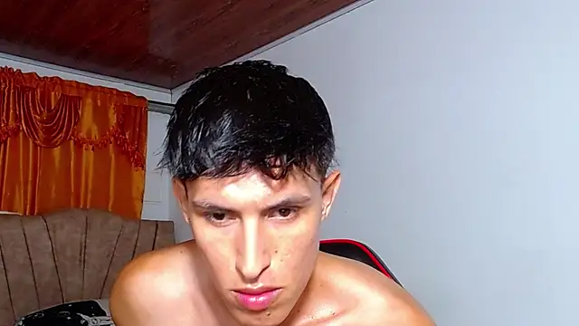 rowanbig – Naživo XXX chat