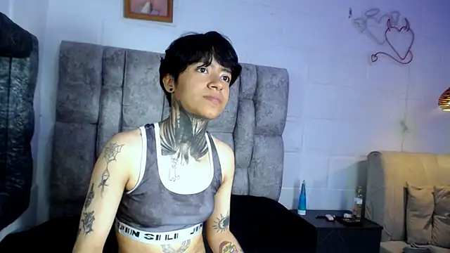 hotties_juls_dl XXX чат на живо