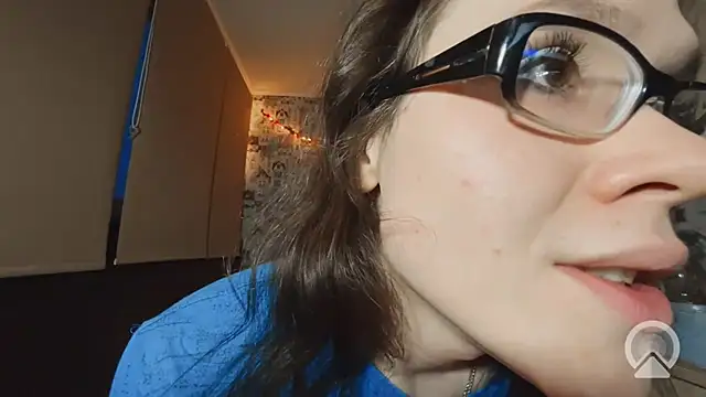RachelSav élő XXX-chatje