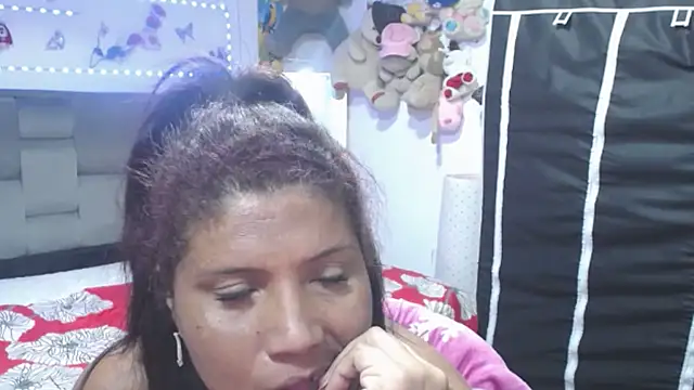 Sharloth_milf's Live XXX Chat