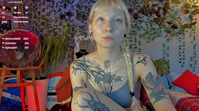 צ'אט XXX בשידור חי של tattoo_art_baby