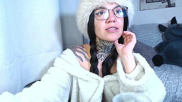 Chat XXX en directo de Lunai_gh