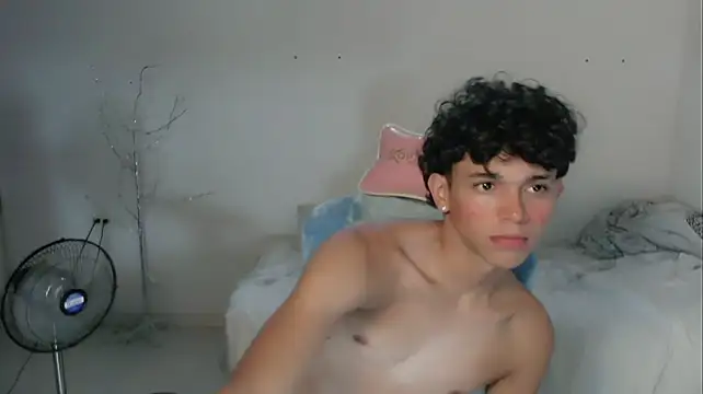 FUNNY_DICK_ élő XXX-chatje
