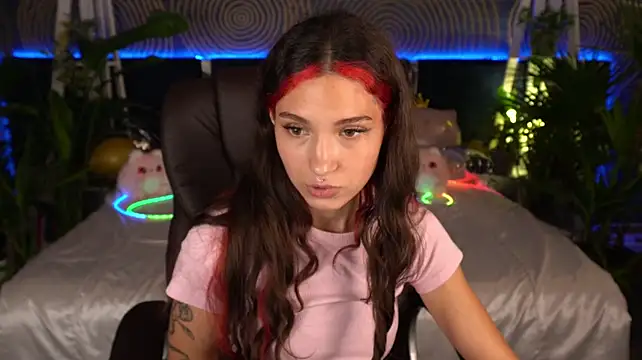 Živý XXX chat BabyFlowerr