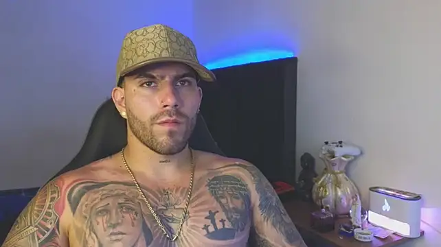 Živý XXX chat Ades_Lowe