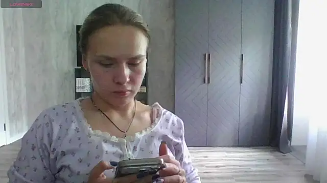Chat +18 de Annie_Cohn ao vivo