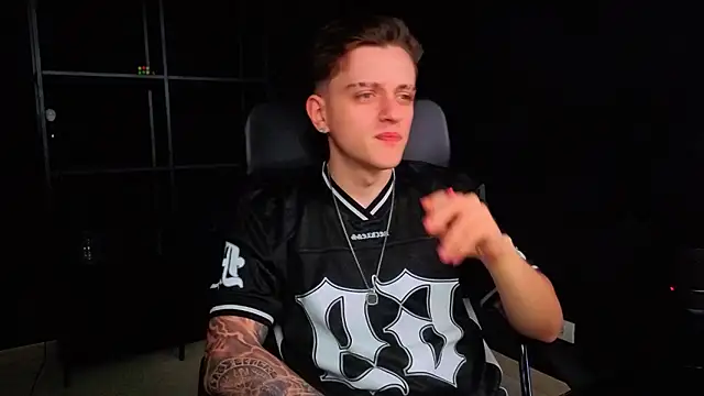 FelixStarkk: онлайн-секс-чат