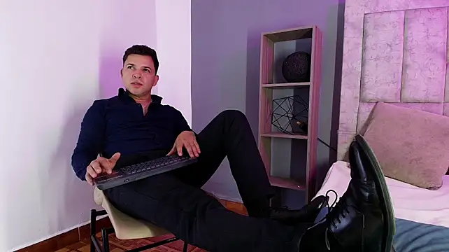 Chat +18 de Hey_Noaah ao vivo
