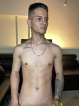 Chat +18 de Aaronsexroom ao vivo