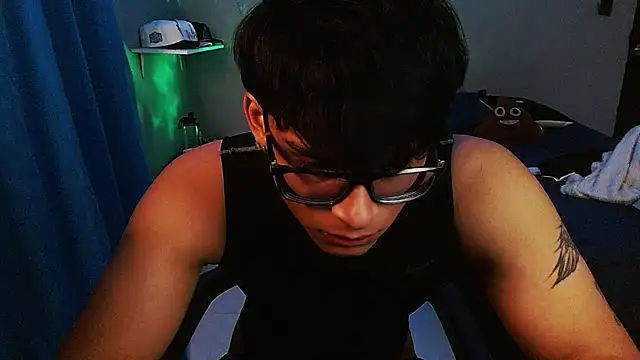 Mr_yisuzz Live XXX-chat