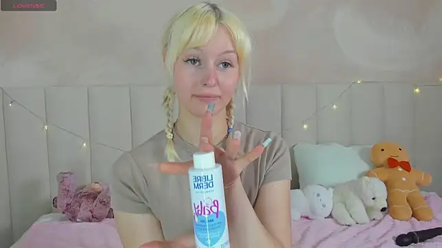 AdeleSilvy Chat XXX in diretta