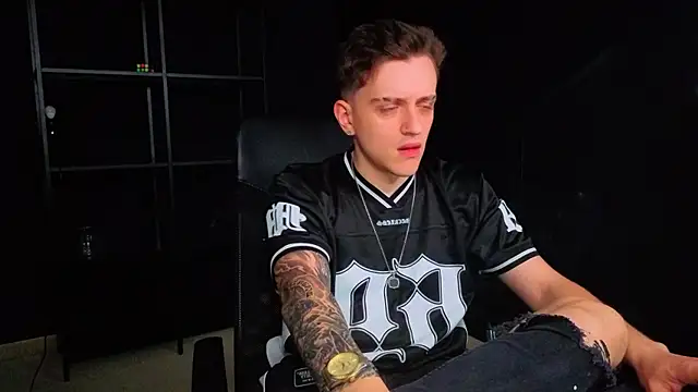 Chat +18 de FelixStarkk ao vivo
