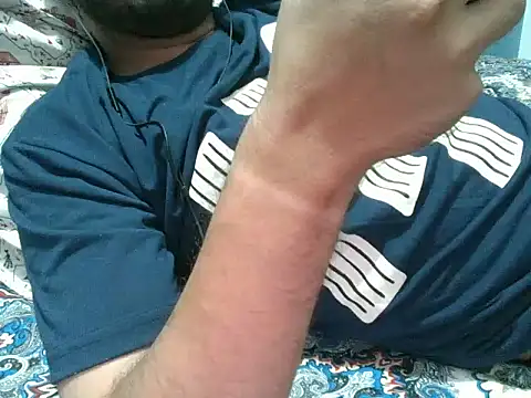 Precumboner 现场XXX聊天