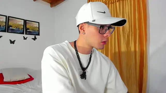 Vlad__night live XXX chat