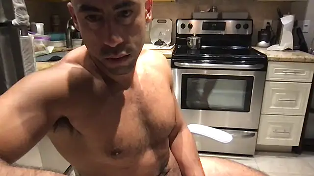 BigGuyMuscle Adlı Modelin Canlı XXX Sohbeti
