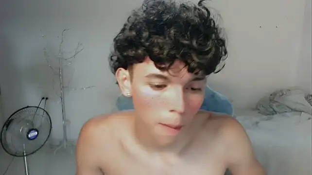 צ'אט XXX בשידור חי של FUNNY_DICK_
