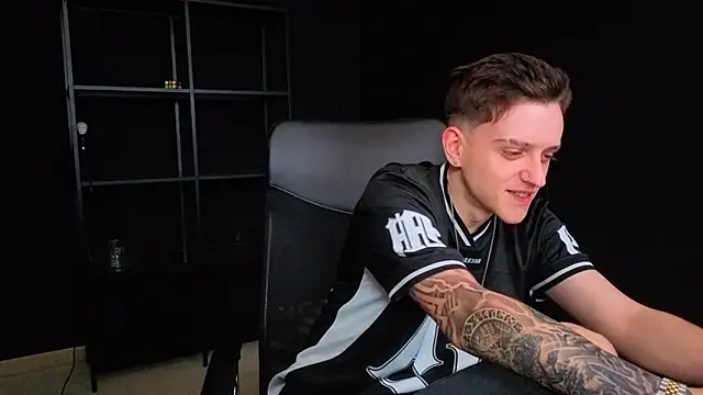 FelixStarkk's Live XXX Chat