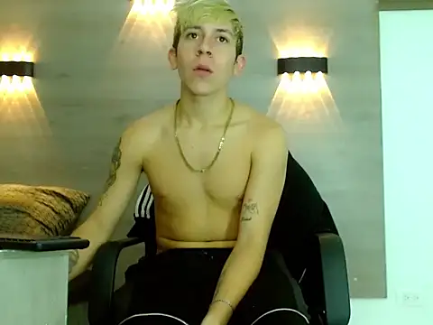 Gaeliitto's Live XXX Chat