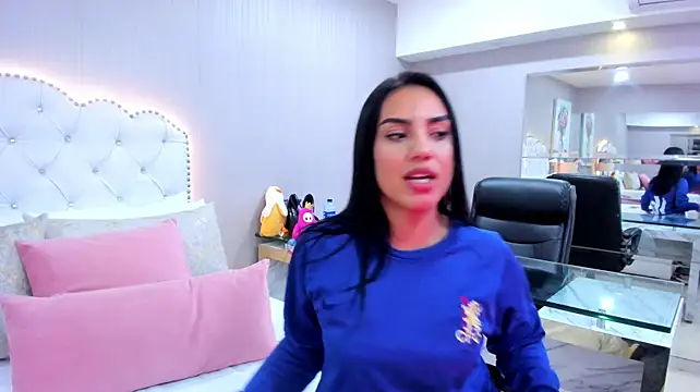 Valen_Abella Adlı Modelin Canlı XXX Sohbeti