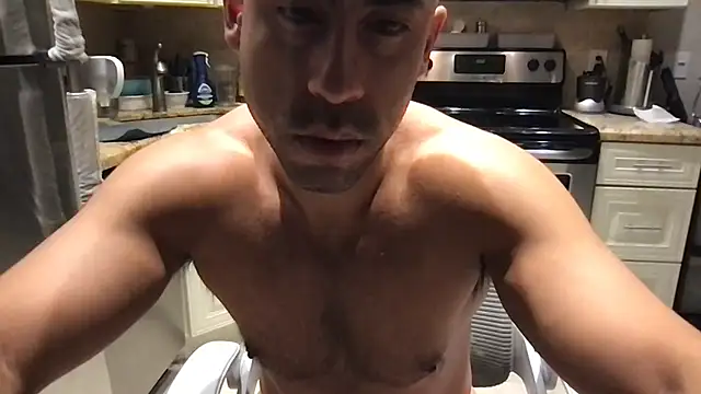 Онлайн чат XXX BigGuyMuscle