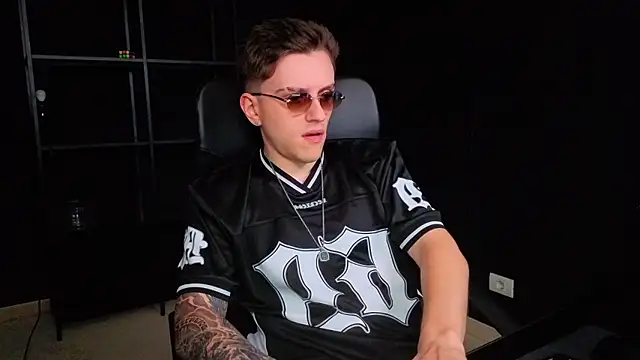FelixStarkk 现场XXX聊天