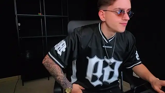 FelixStarkk: απευθείας συνομιλία ΧΧΧ