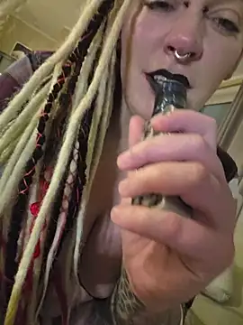 PinkTheHawk's Live XXX Chat