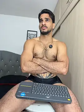 Maximiliano_ford Adlı Modelin Canlı XXX Sohbeti