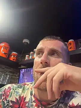 Johnytrain live XXX chat
