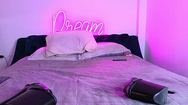 Bimbo_sofi live XXX chat