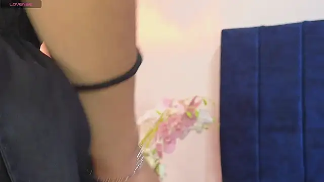 צ'אט XXX בשידור חי של Katiaa_n